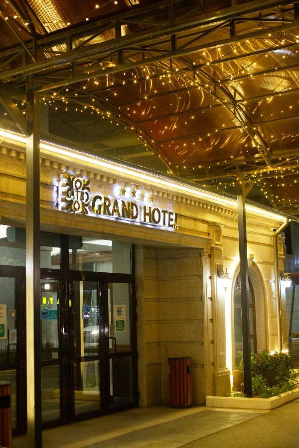Atb Grand Hotel Atyraū Exterior foto